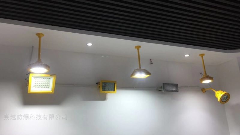 太阳能户外施工照明灯具：如何选择合适的产品？**